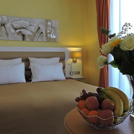 Regina Hotel 3*