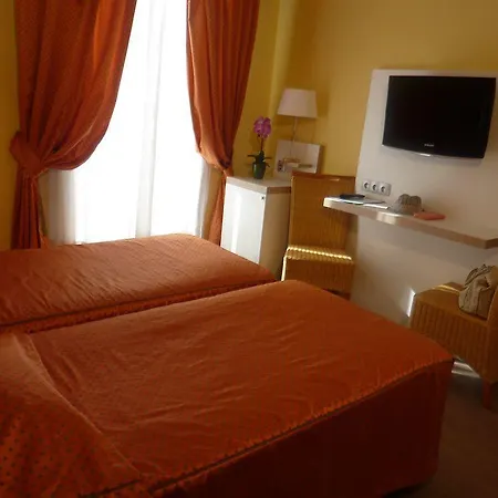 Regina Hotel 3*