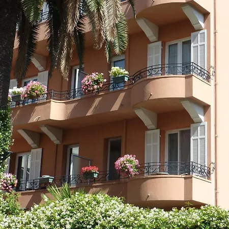 Hotel Regina 3*